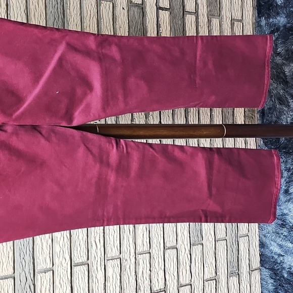 NWT Maurices SLIM Boot Curvy Jeans SZ S (4-6) MAROON Stretchy - Picture 8 of 14